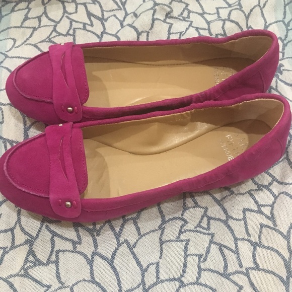 Saks Fifth Avenue magenta suede flats - NWT - Picture 6 of 6